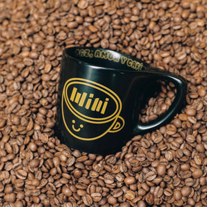 Minishop x Hola Coffee "Paz, amor y café" Mug